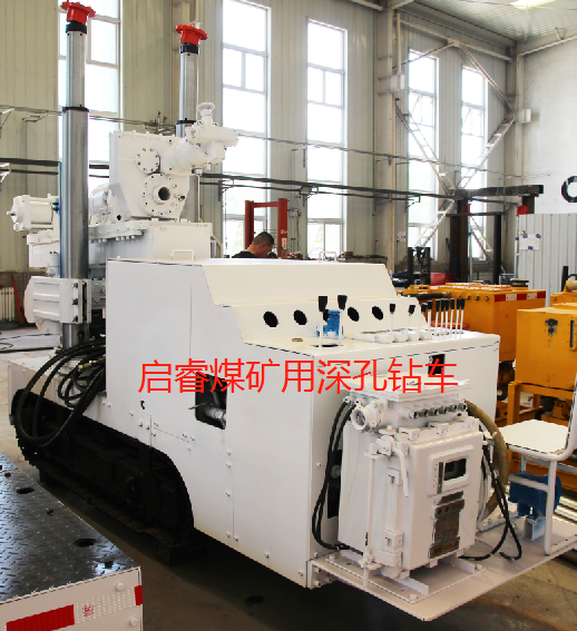 全液壓履帶鉆機：深孔一機搞定。